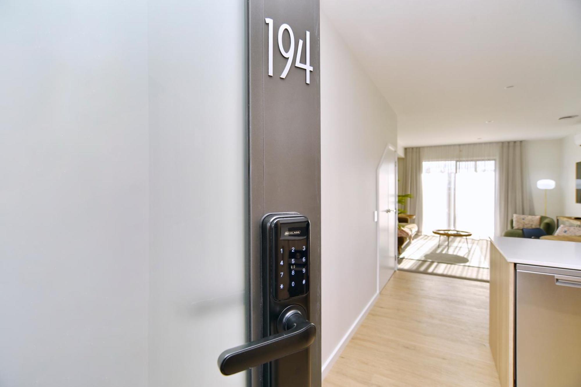 Hereford St Apartment - Christchurch Holiday Homes ภายนอก รูปภาพ